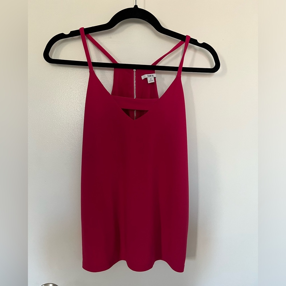 Beautfiul bright pink tank! Works great for going out or under a blazer!